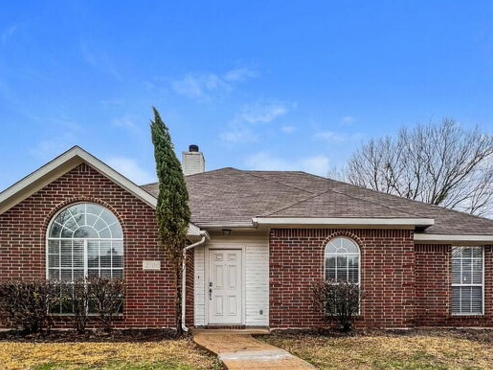 1st image of 2705 Hyacinth Dr