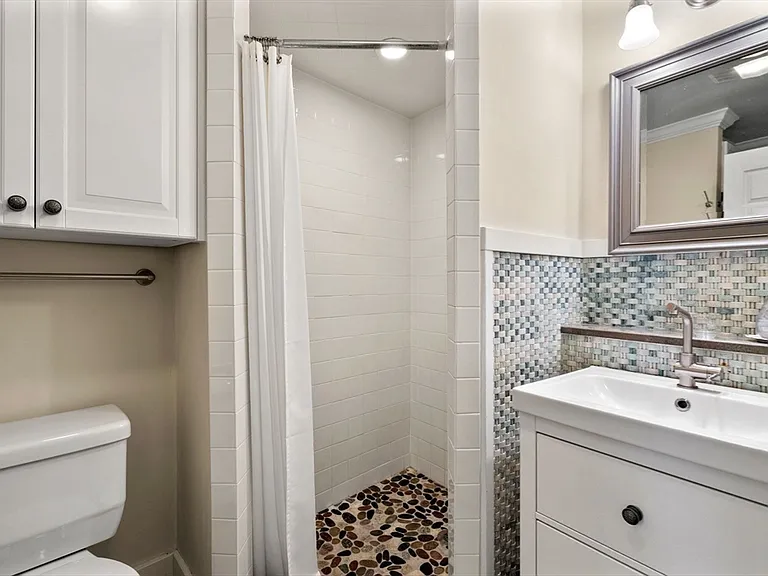 6 N Hudson St #1 — Photo 18