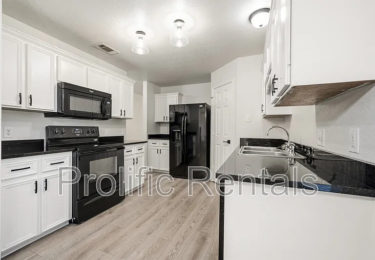 5304 Oster Dr — Photo 9