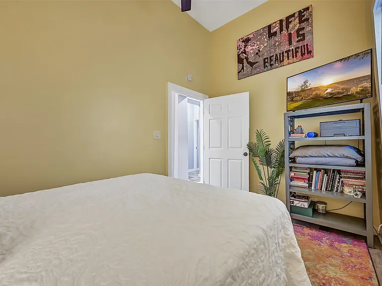 1820 Market St #2 — Photo 21