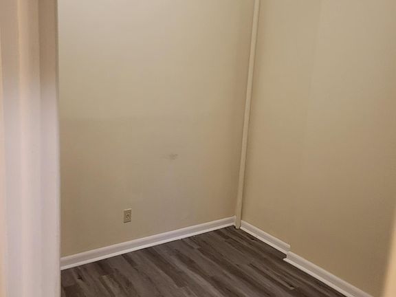 3rd image of 18 N Bond St APT 1B