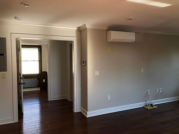 4th image of 40 Kensington Ave