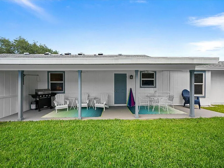 6077 Francis St — Photo 28