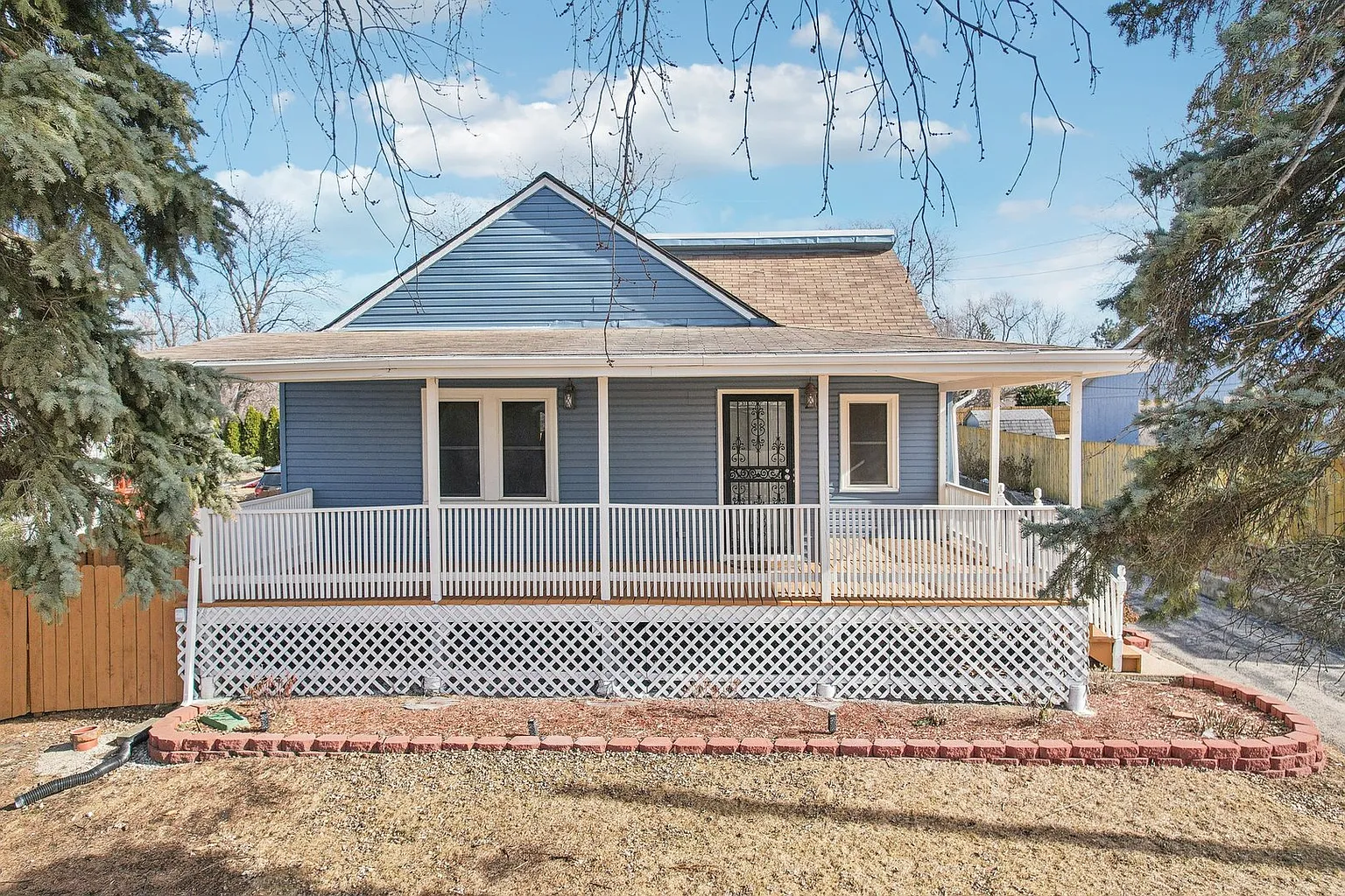 939 N Grace St photo 1