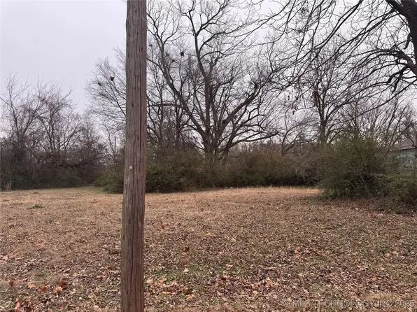 906 S 3rd St, Muskogee, OK 74401