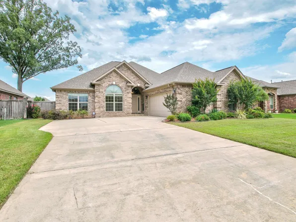 202 Marie Jeanne Dr, Maumelle, AR 72113