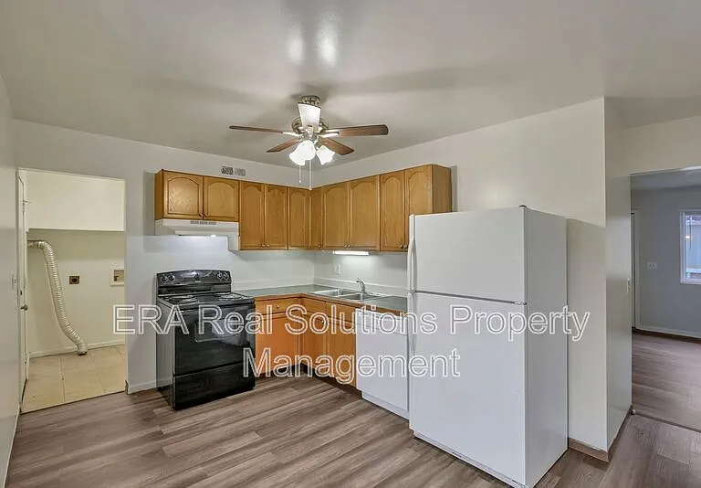2460 Hiawatha St — Photo 8