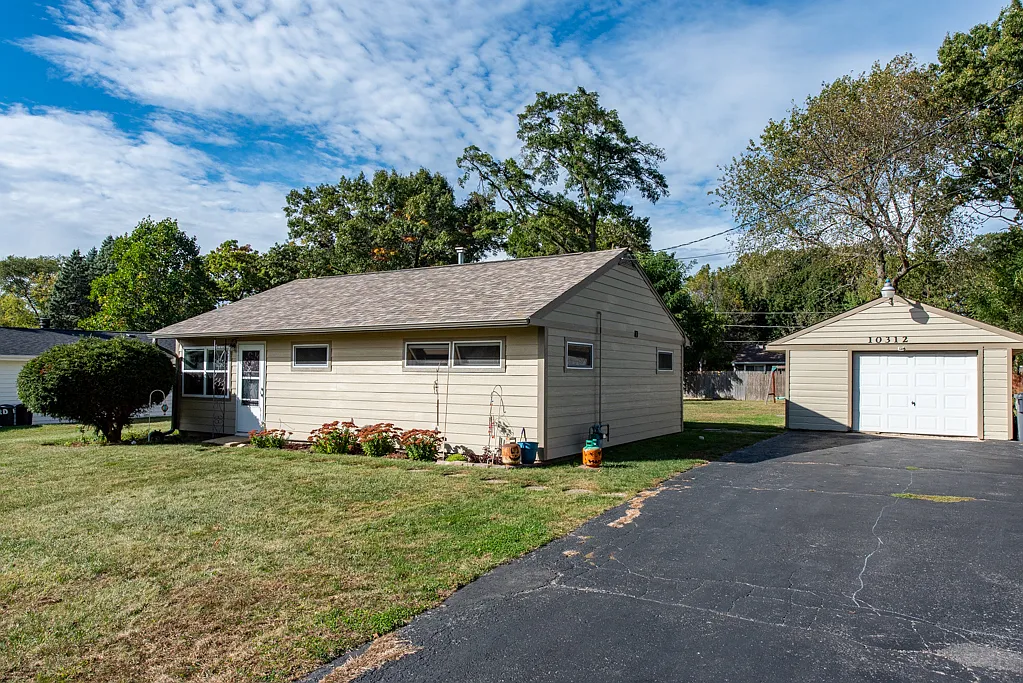 10312 W Waldo Ave photo 1
