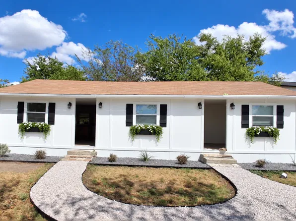 1004 E Marble St, Burnet, TX 78611