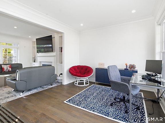 4th image of 159 Colonial Road #23