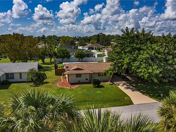 3rd image of 866 Forest Hill Ln
