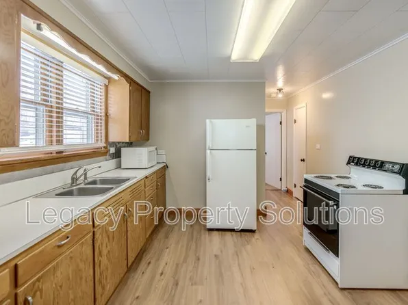 612 N 19th St #3, Bismarck, ND 58501