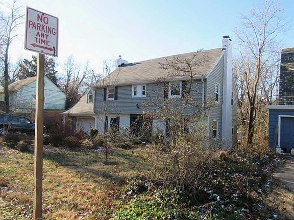 2nd image of 1221 Avon Dr