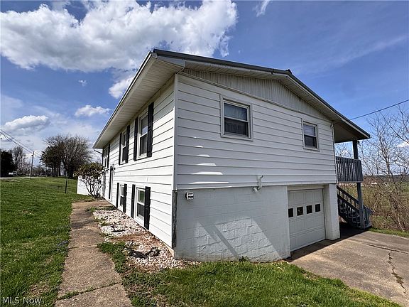 4th image of 60945 Sandy Ridge Rd