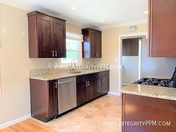 3rd image of 5249 Lewison Ave