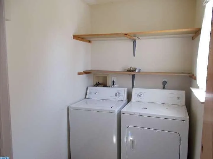224 N Lansdowne Avenue — Photo 3