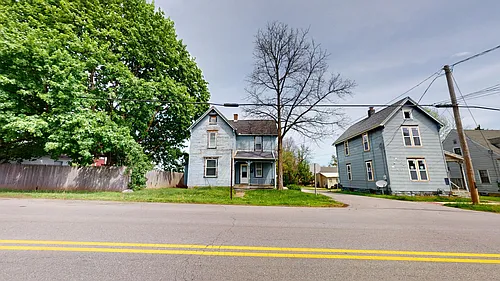 147 Ford St Photo 1