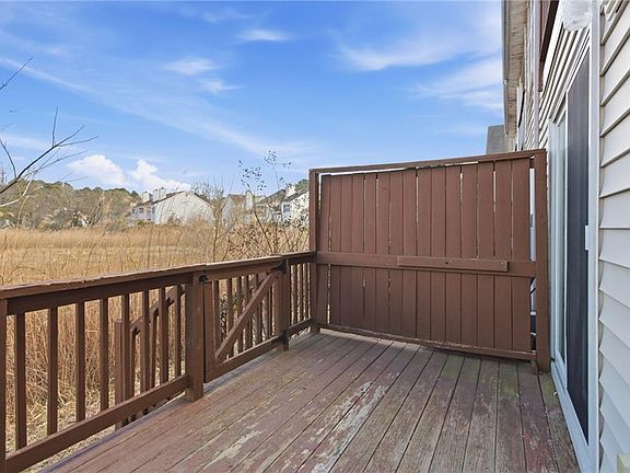 5th image of 142 River Walk Ct