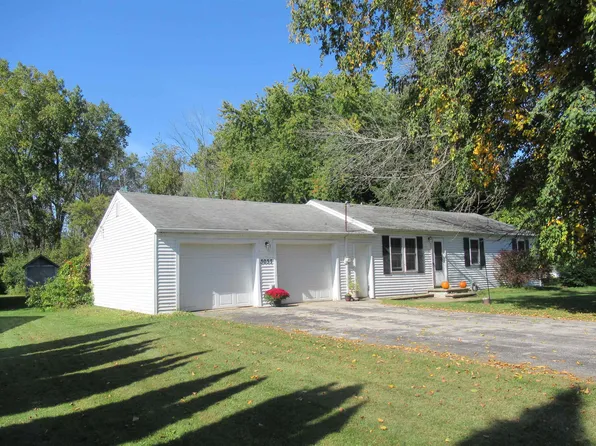 3037 Birch Rd, Suamico, WI 54173