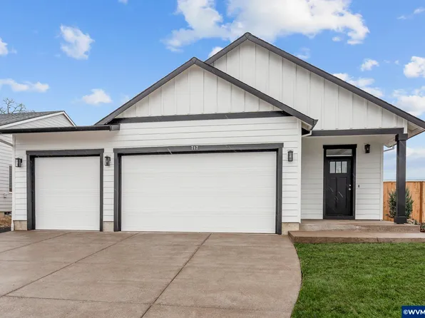 717 Tigerlily St, Silverton, OR 97381