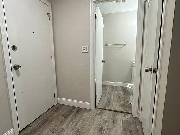 3rd image of 887 Varnum Ave #16