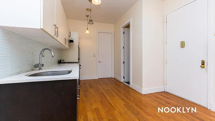 Rented by Nooklyn NYC LLC | media 4