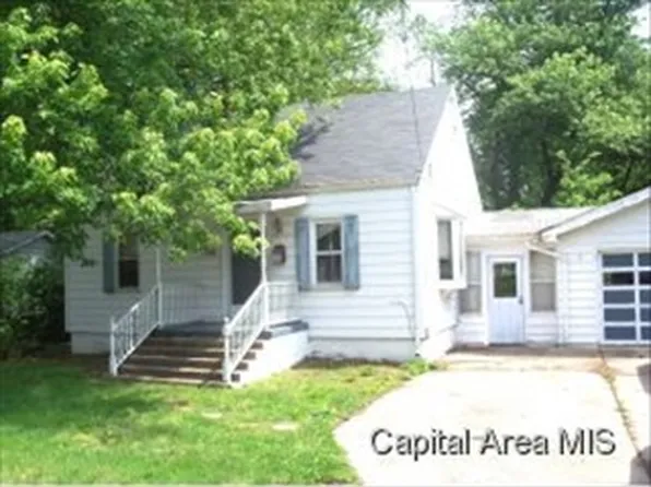 982 Goltra Ave, Jacksonville, IL 62650