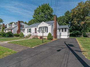 24 Loris Rd, Peabody, MA 01960