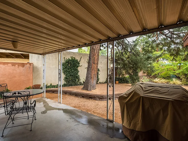 305 Aliso Dr SE — Photo 20