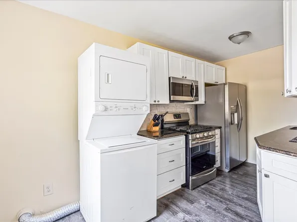 16-37 Utopia Parkway image 5 of 15