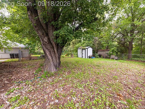 3rd image of 7555 Ore Lake Rd