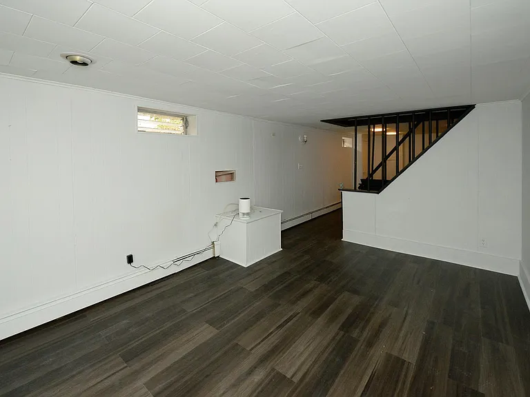 38-49 Vanore Dr — Photo 22