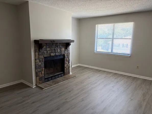 8302neverton, 8302 N Everton Ave APT D, Kansas City, MO 64152