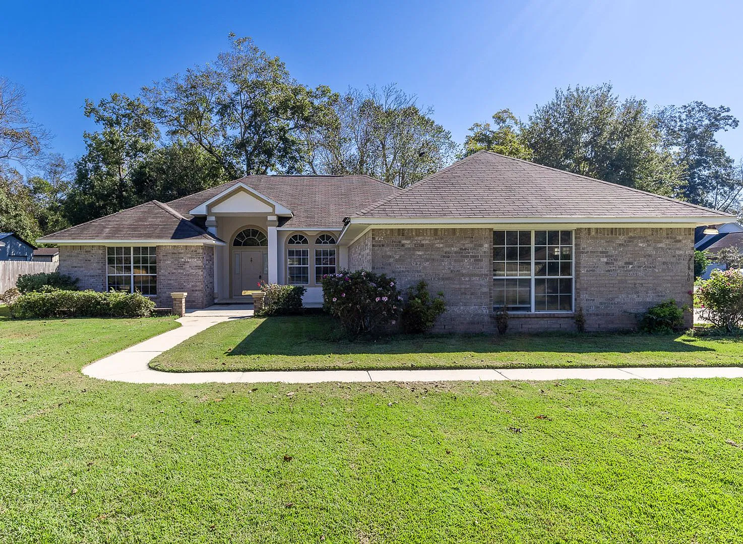 Charming home in Fairhope 3/2 available Now! — Photo 1