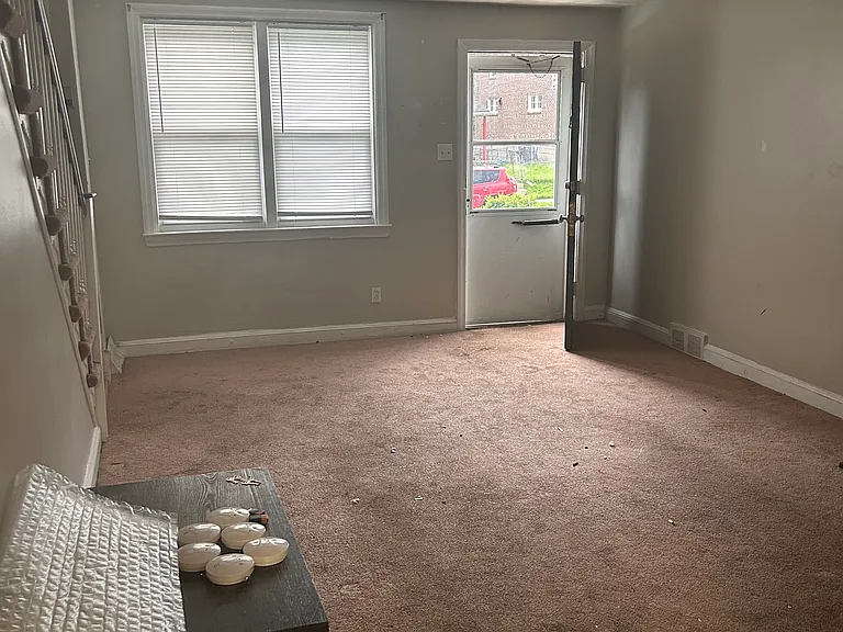 367 W 21st St — Photo 3