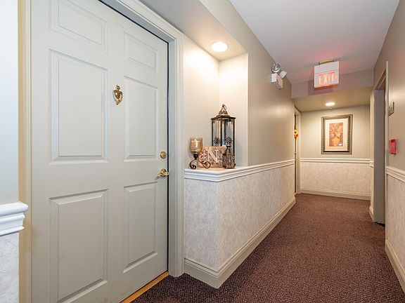 5th image of 124 Day St APT 302