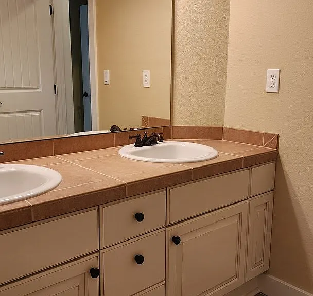 3819 Cameron Dr NE — Photo 56