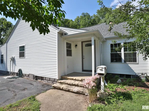 1449 N 4th St, Chillicothe, IL 61523