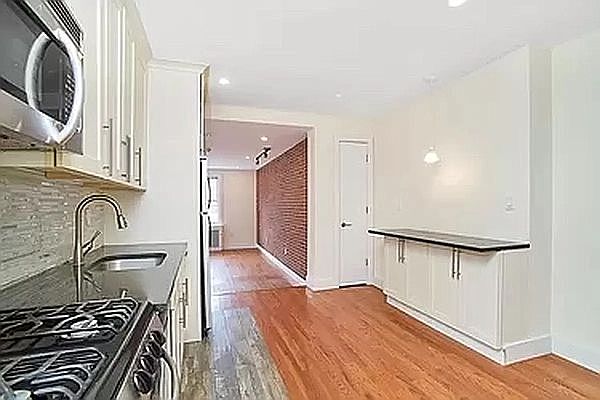1st image of 4300 Broadway APT 5A