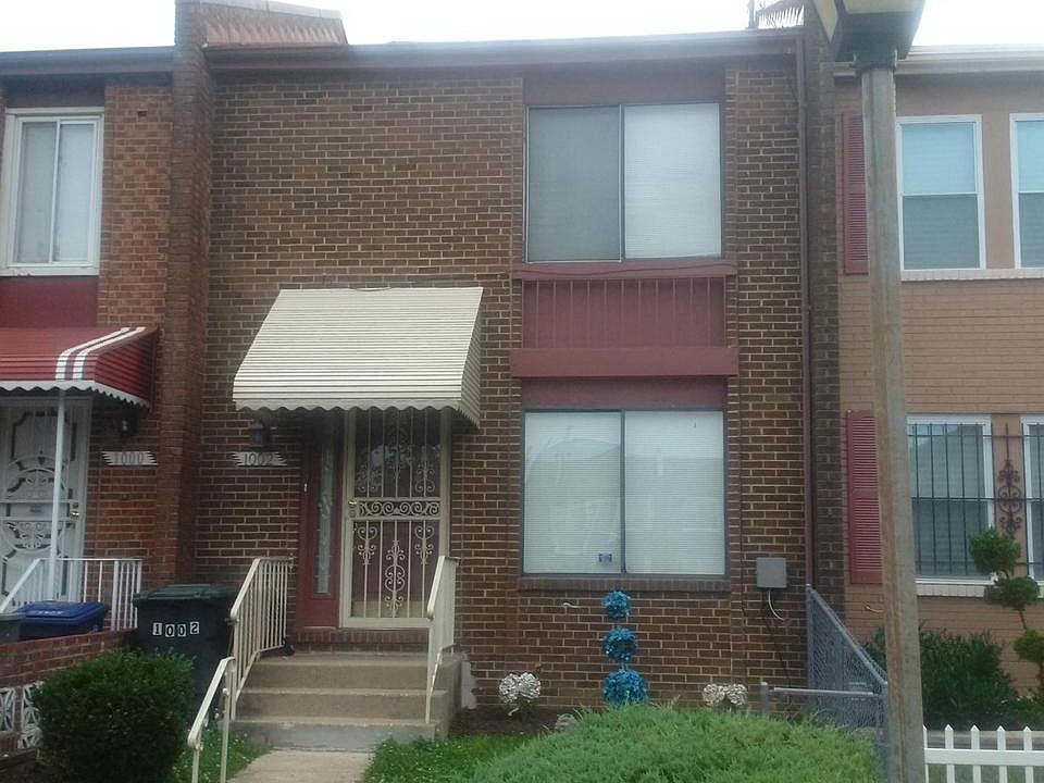 Exterior (Front)