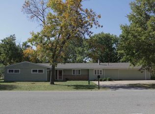 147 N Robin Rd, Wichita, KS 67212