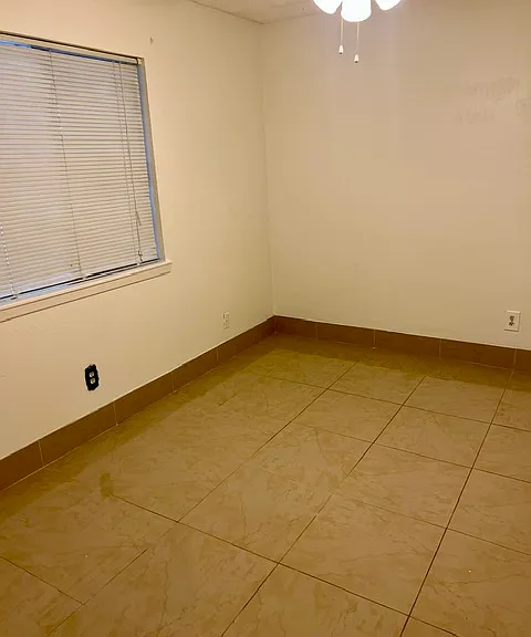 8372 Leamont Dr — Photo 33