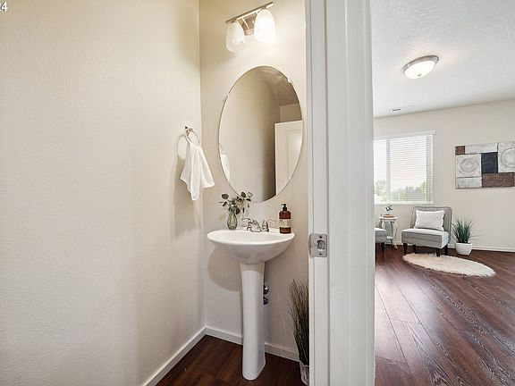 5th image of 1326 NE 72nd Way