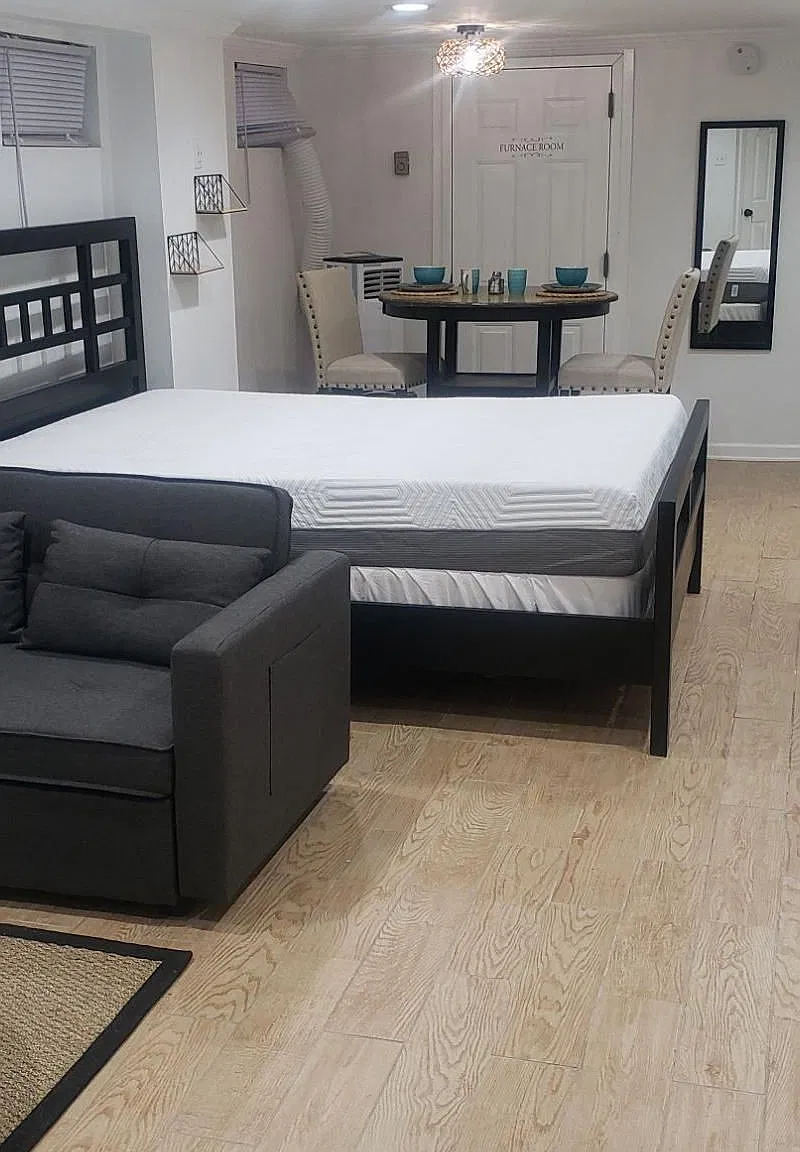 Studio, 400 sqft, $1,700 — Photo 1