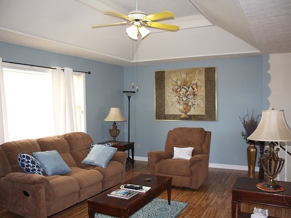 2nd image of 61 Knightwood Ln