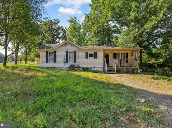 1001 Manning Dr, Fredericksburg, VA 22405