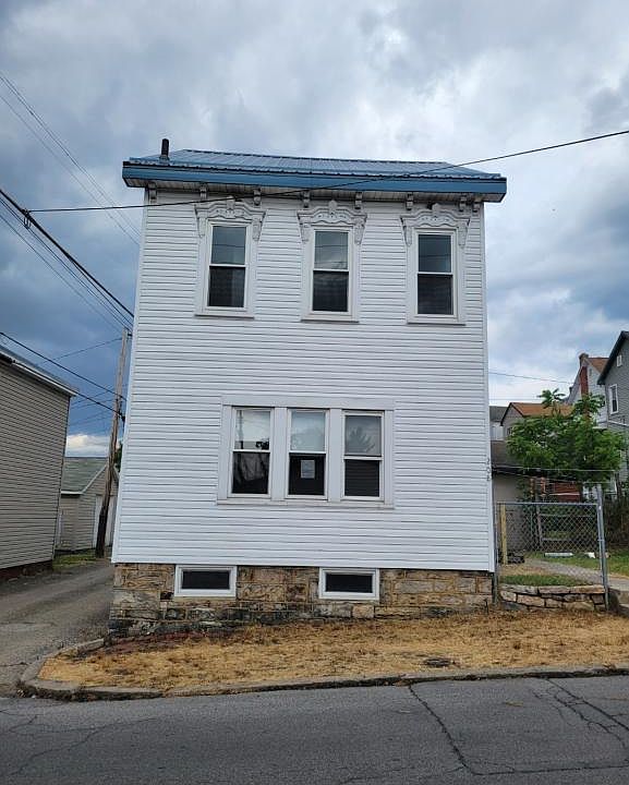 1st image of 208 5th St