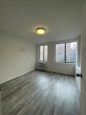 Rented by Avenues Real Estate | media 5