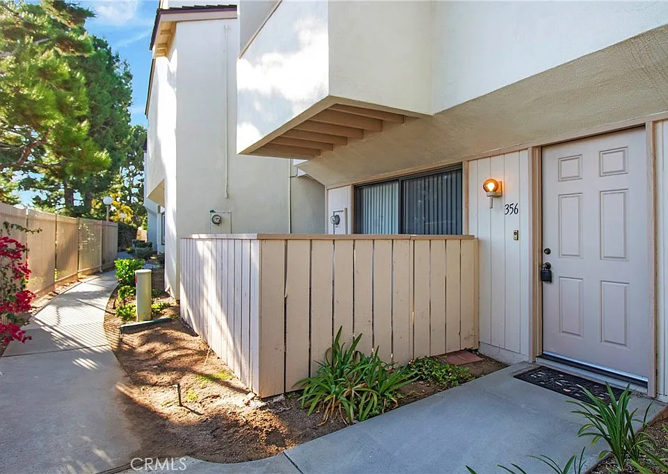356 Mountain Ct