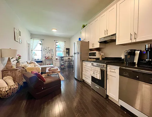 Rented by Bond New York | media 22